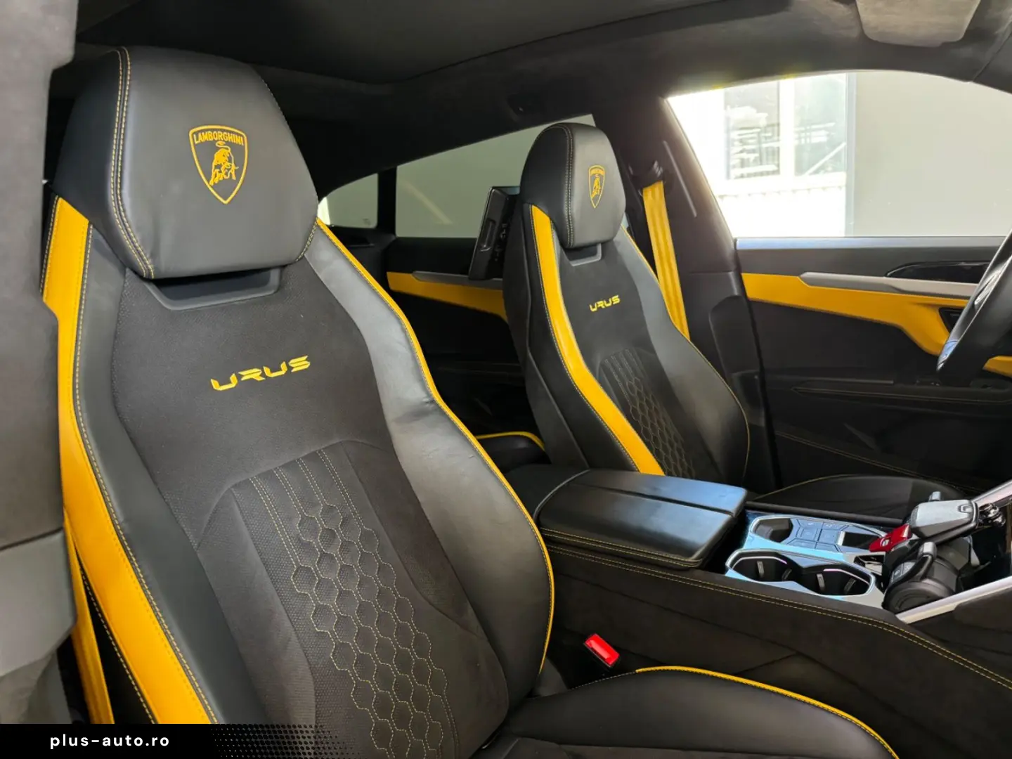 LAMBORGHINI Urus S