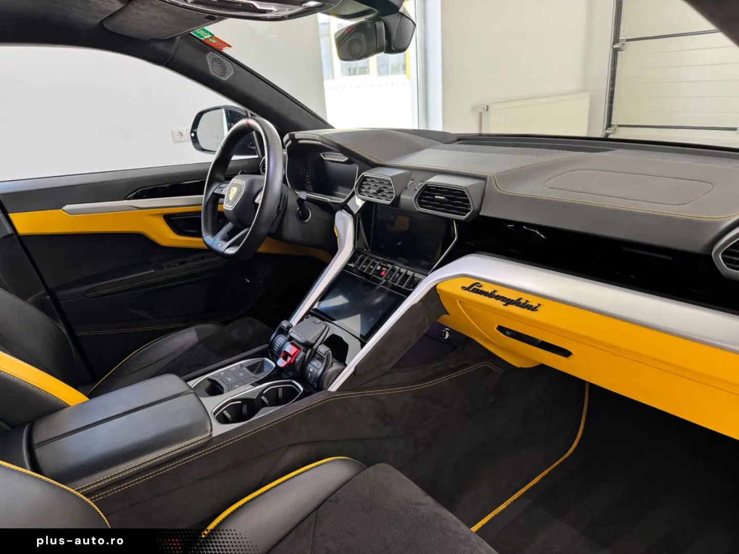 LAMBORGHINI Urus S