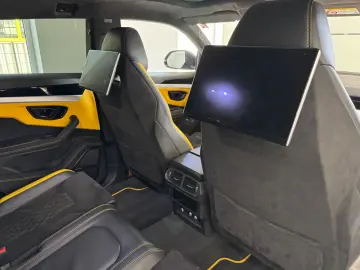 LAMBORGHINI Urus S