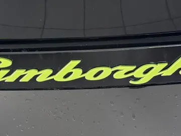 LAMBORGHINI Urus S