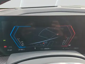 BMW XM  Bowers & Wilkins Soft-Close Laser 360  23