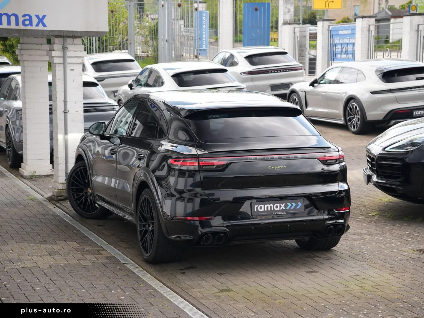 PORSCHE E-Hybrid Coupé PLATINUM-SPORTDESIGN-ACC-AHK-VOLL