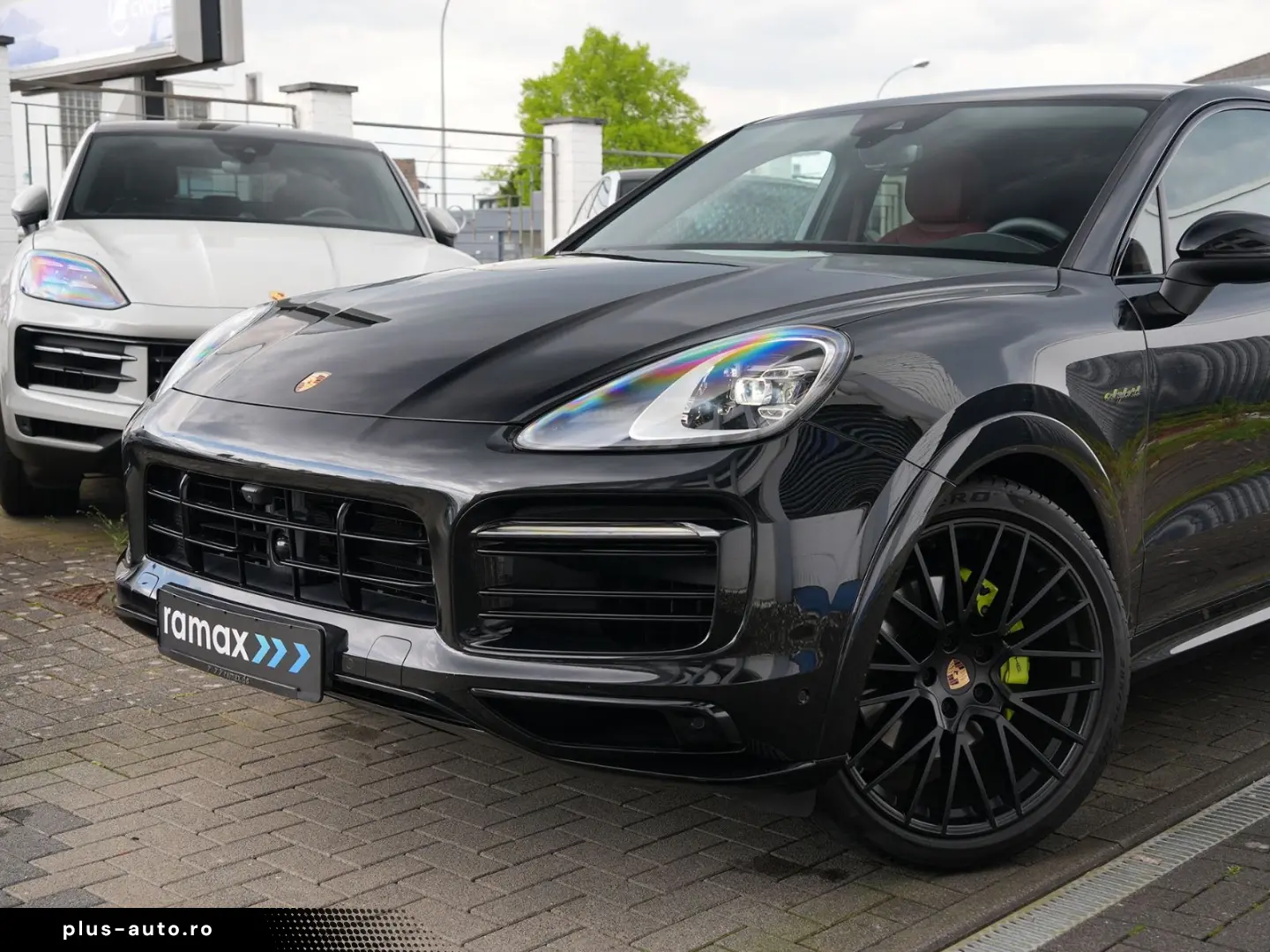 PORSCHE E-Hybrid Coupé PLATINUM-SPORTDESIGN-ACC-AHK-VOLL