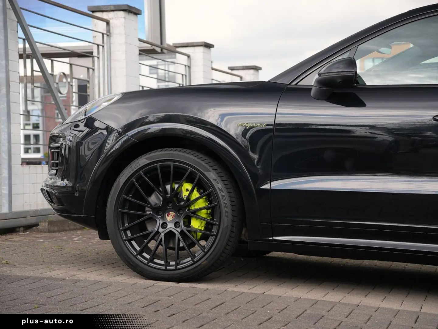 PORSCHE E-Hybrid Coupé PLATINUM-SPORTDESIGN-ACC-AHK-VOLL