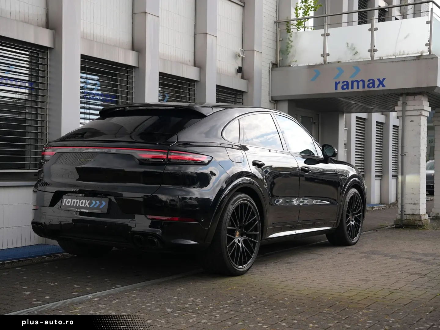 PORSCHE E-Hybrid Coupé PLATINUM-SPORTDESIGN-ACC-AHK-VOLL