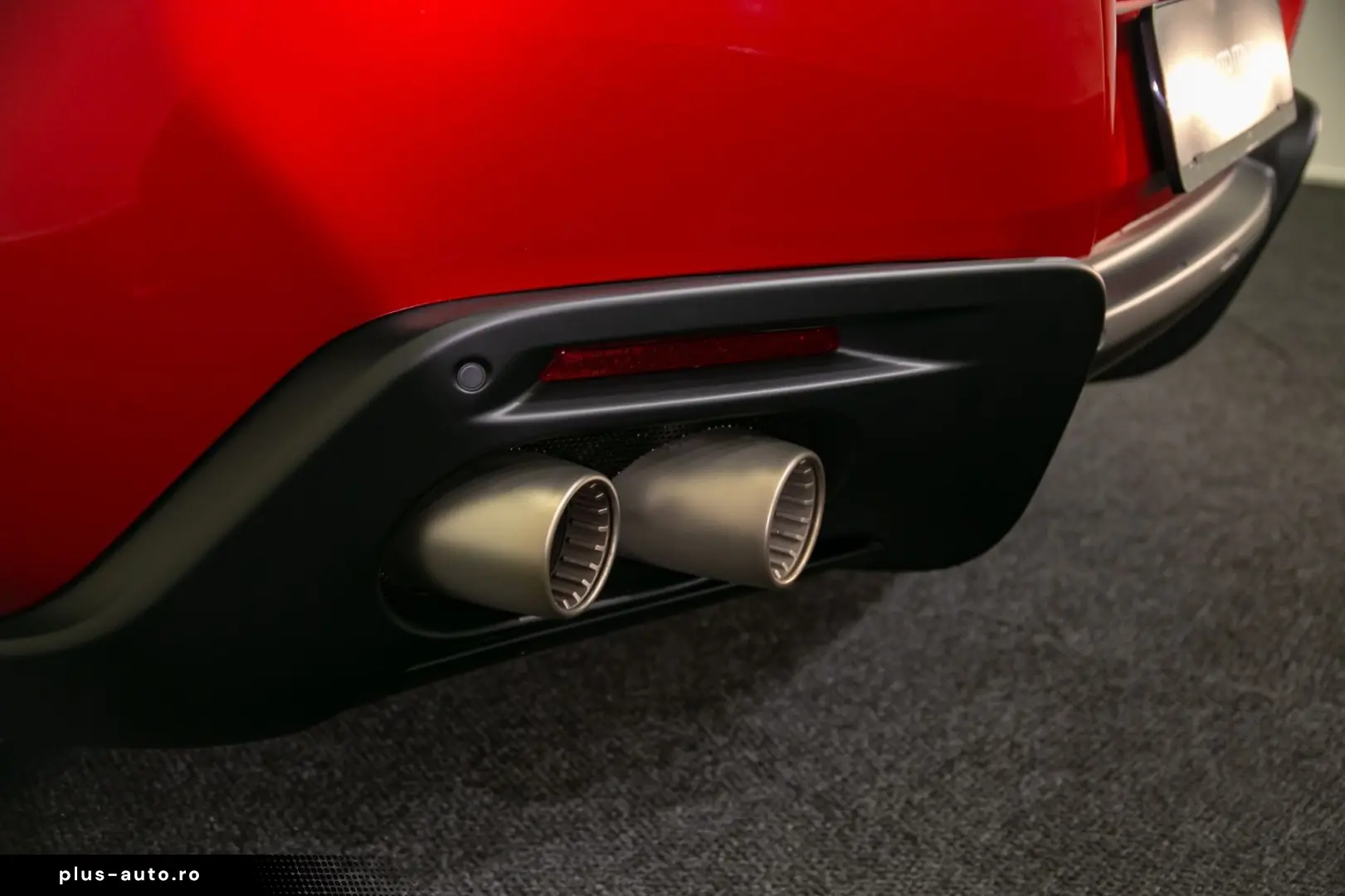FERRARI Roma Spider 3.9 V8