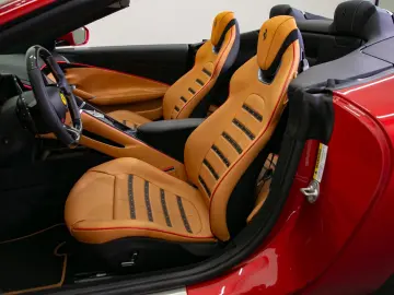 FERRARI Roma Spider 3.9 V8