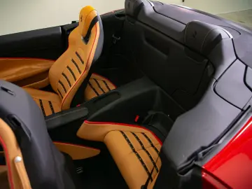 FERRARI Roma Spider 3.9 V8