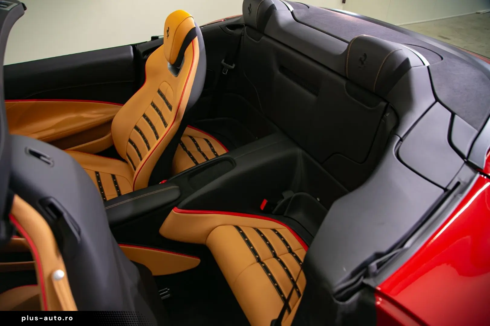 FERRARI Roma Spider 3.9 V8