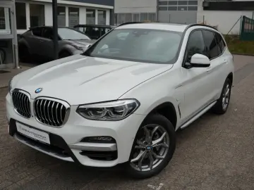 BMW X3 xDrive30e Aut. xLine LED AHK PANO NAV HEADUP