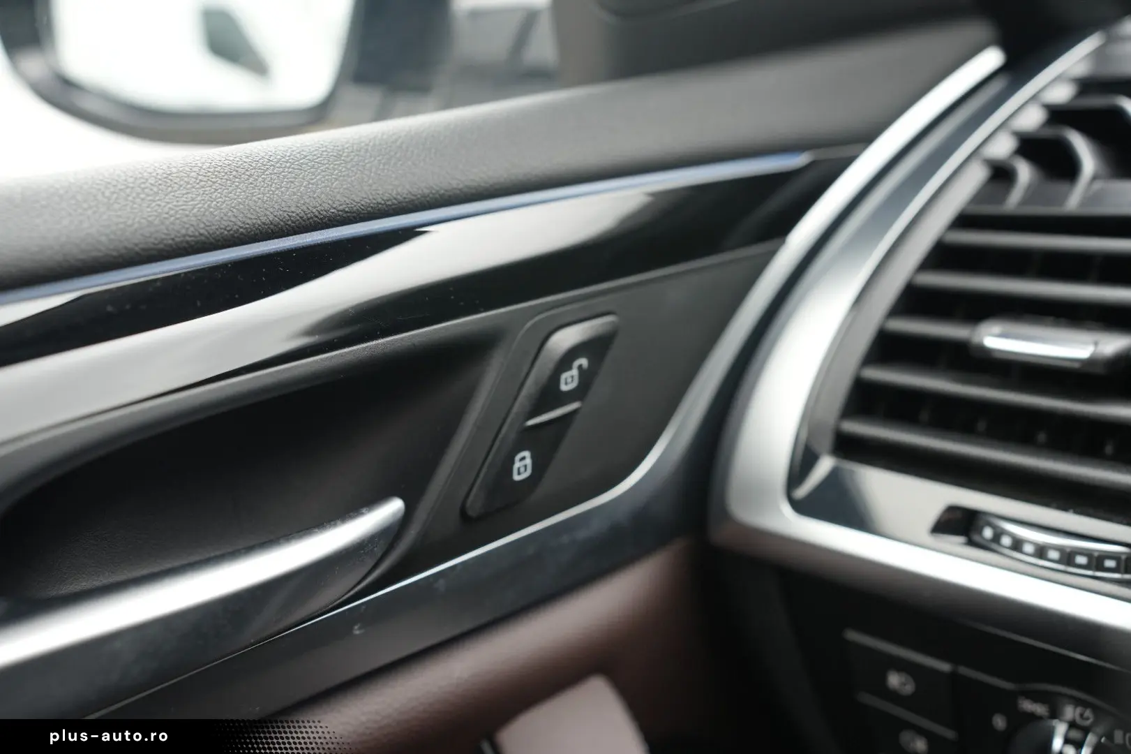 BMW X3 xDrive30e Aut. xLine LED AHK PANO NAV HEADUP