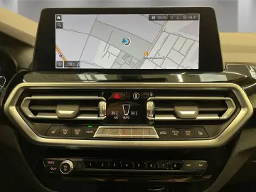 BMW X3 xDrive30e Navi Kamera Pano.Dach Driv.Assist