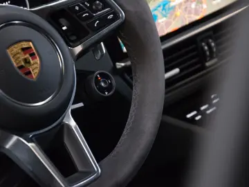 PORSCHE Cayenne Coupe GTS 4.0 V8 Sportdesign