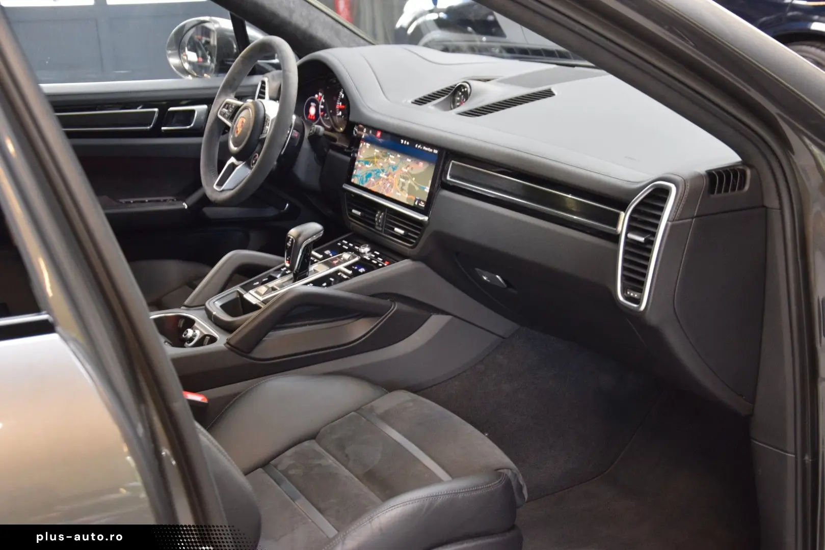 PORSCHE Cayenne Coupe GTS 4.0 V8 Sportdesign