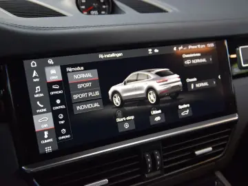 PORSCHE Cayenne Coupe GTS 4.0 V8 Sportdesign
