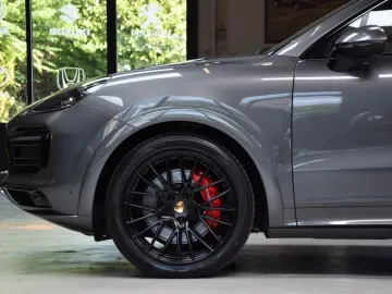 PORSCHE Cayenne Coupe GTS 4.0 V8 Sportdesign