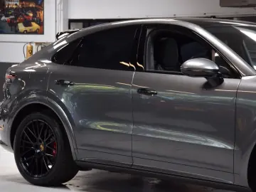PORSCHE Cayenne Coupe GTS 4.0 V8 Sportdesign