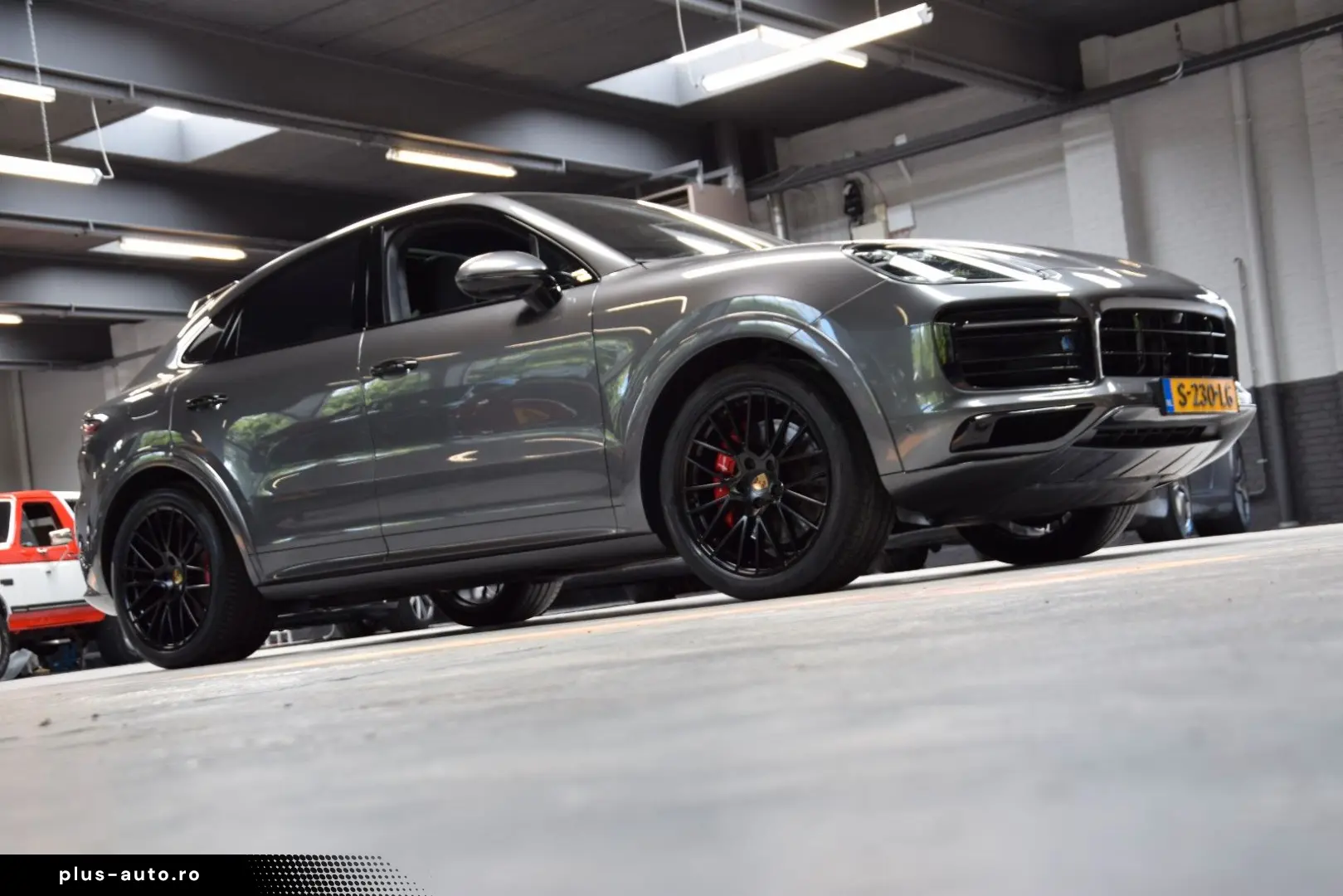 PORSCHE Cayenne Coupe GTS 4.0 V8 Sportdesign