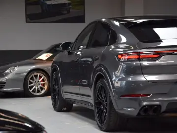 PORSCHE Cayenne Coupe GTS 4.0 V8 Sportdesign