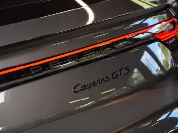 PORSCHE Cayenne Coupe GTS 4.0 V8 Sportdesign
