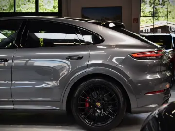 PORSCHE Cayenne Coupe GTS 4.0 V8 Sportdesign