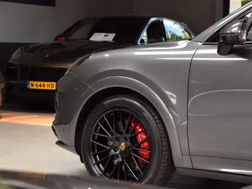 PORSCHE Cayenne Coupe GTS 4.0 V8 Sportdesign