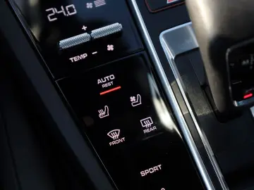 PORSCHE Cayenne GTS APPROVED HUD PANO Sp.-Design LUFT 36
