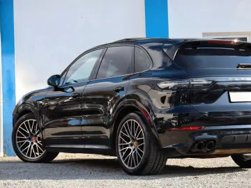PORSCHE Cayenne GTS APPROVED HUD PANO Sp.-Design LUFT 36