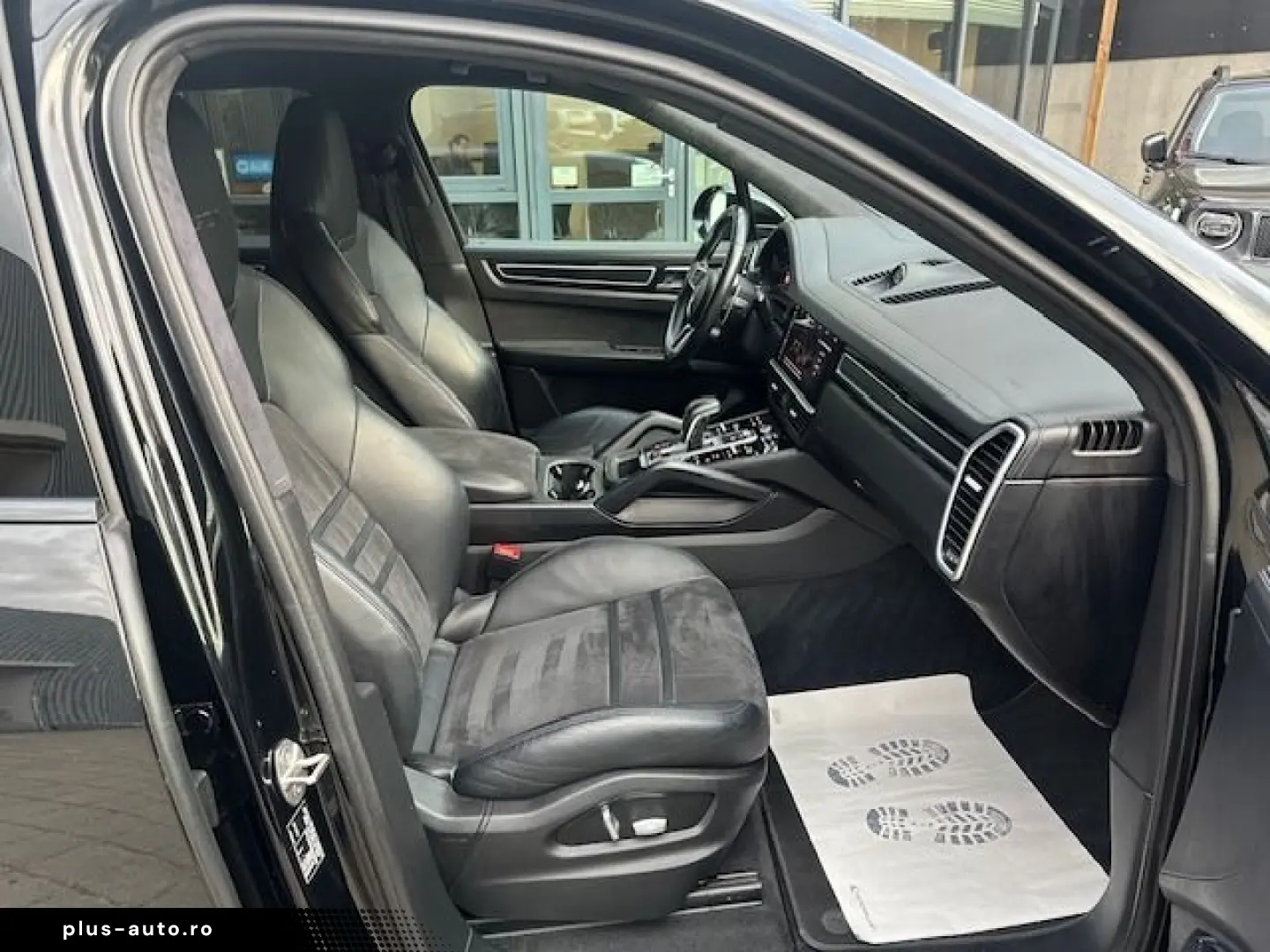 PORSCHE Cayenne GTS 4.0 Turbo V8 HUD PANO STDHZ ACC BOSE