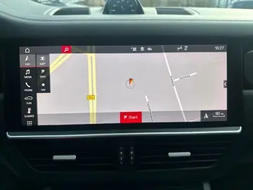 PORSCHE Cayenne GTS 4.0 Turbo V8 HUD PANO STDHZ ACC BOSE