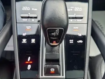PORSCHE Cayenne GTS 4.0 Turbo V8 HUD PANO STDHZ ACC BOSE