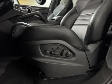 PORSCHE Cayenne GTS  Pano Kamera Matrix Sport-Design 1.H