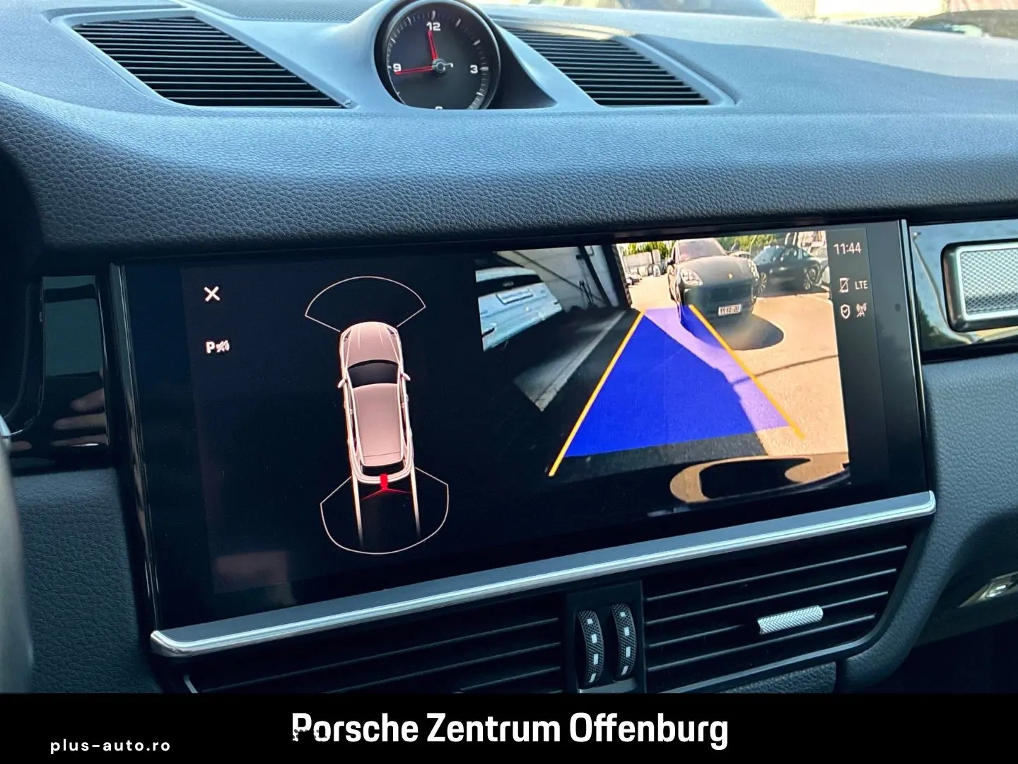 PORSCHE Cayenne Platinum Edition