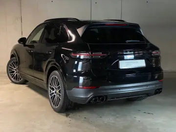 PORSCHE Cayenne Platinum Edition   Luftfederung   ACC