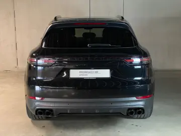 PORSCHE Cayenne Platinum Edition   Luftfederung   ACC