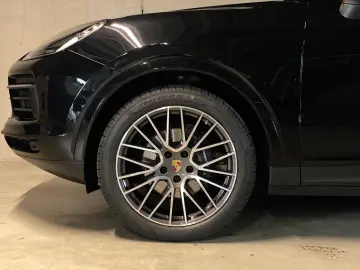 PORSCHE Cayenne Platinum Edition   Luftfederung   ACC