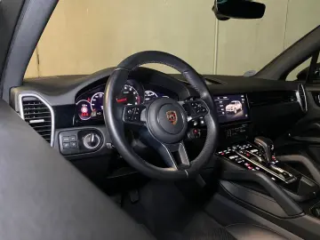 PORSCHE Cayenne Platinum Edition   Luftfederung   ACC