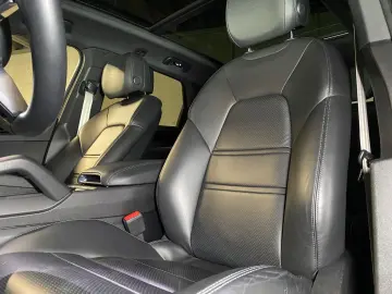 PORSCHE Cayenne Platinum Edition   Luftfederung   ACC