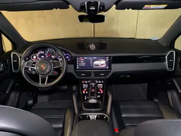 PORSCHE Cayenne Platinum Edition   Luftfederung   ACC