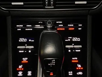 PORSCHE Cayenne Platinum Edition   Luftfederung   ACC