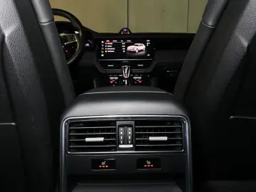 PORSCHE Cayenne Platinum Edition   Luftfederung   ACC