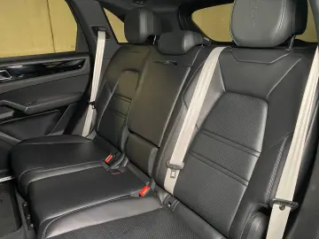 PORSCHE Cayenne Platinum Edition   Luftfederung   ACC