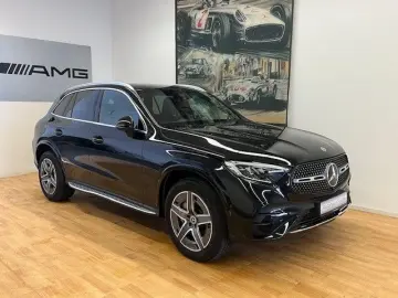 MERCEDES-BENZ GLC 300 e 4Matic AMG-Line AHK Leder