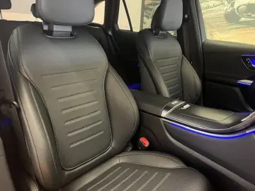 MERCEDES-BENZ GLC 300 e 4Matic AMG-Line AHK Leder