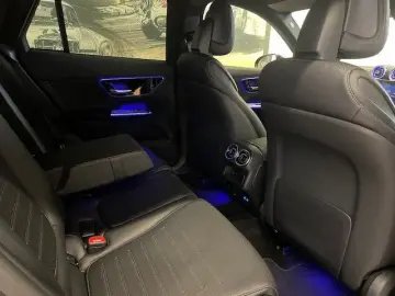MERCEDES-BENZ GLC 300 e 4Matic AMG-Line AHK Leder