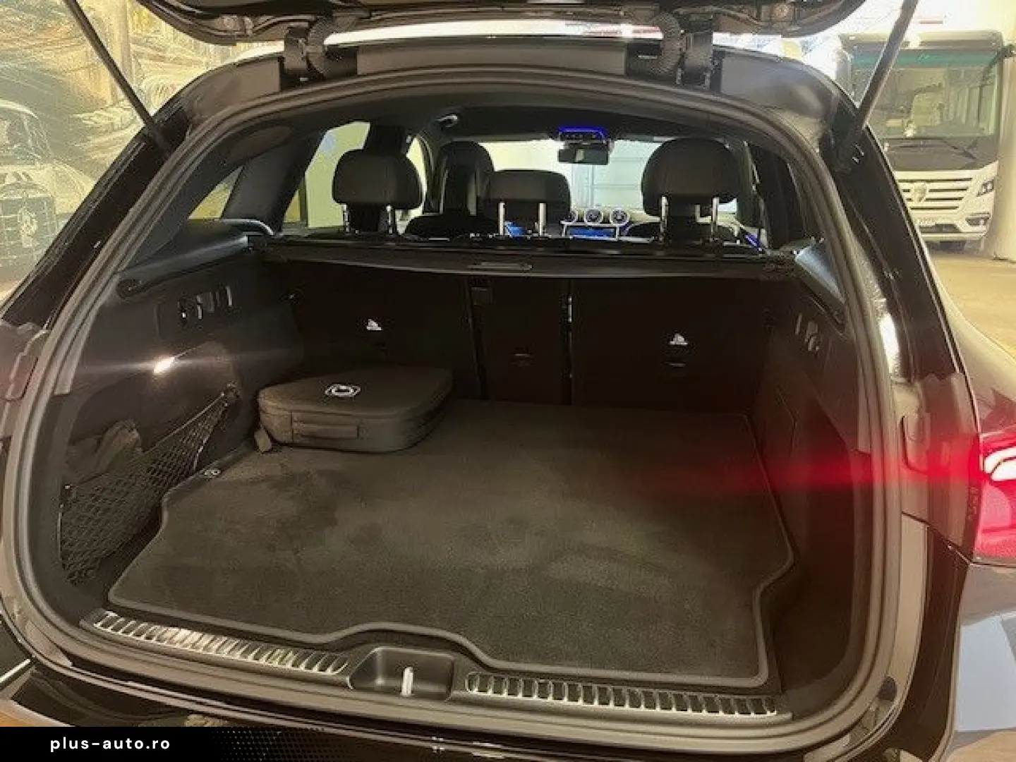 MERCEDES-BENZ GLC 300 e 4Matic AMG-Line AHK Leder