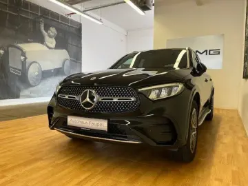 MERCEDES-BENZ GLC 300 e 4Matic AMG-Line AHK Leder