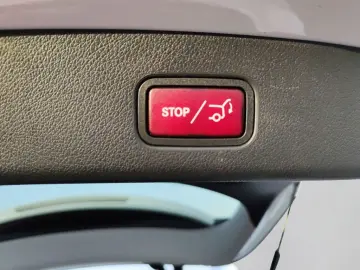 MERCEDES-BENZ GLC 300 e 4M DISTR  SITZKLIMA DIGILIGHT 360