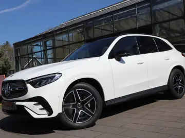 MERCEDES-BENZ GLC 220 d 4Matic AMG Burmester Panorama Kamera