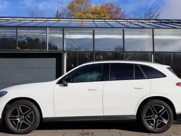 MERCEDES-BENZ GLC 220 d 4Matic AMG Burmester Panorama Kamera